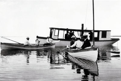 Boating on Gull Lake