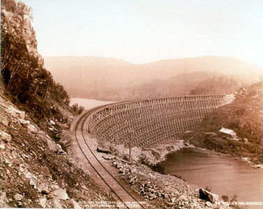 Pont sur chevalets de Red Sucker