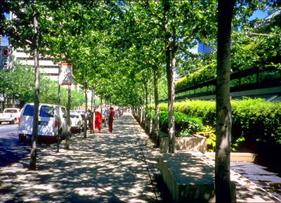 Allée au Robson Square, édifices gouvernementaux de la province