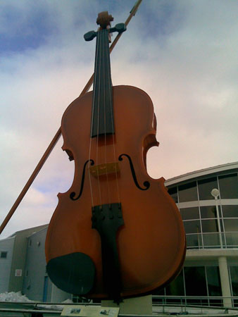 Giant Fiddle